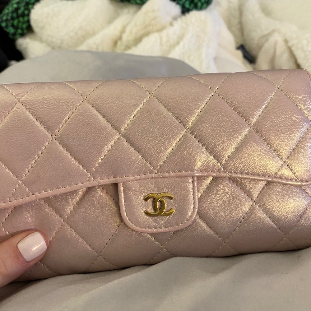 Chanel unicorn pink iridescent WOC